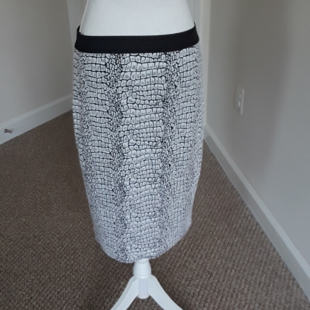 Brenna Printed Pencil Skirt